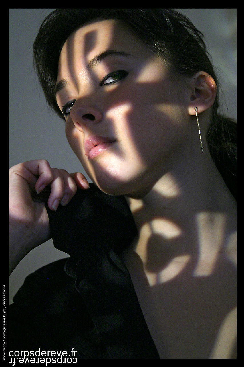 Portrait doux de Marine en lumière naturelle
