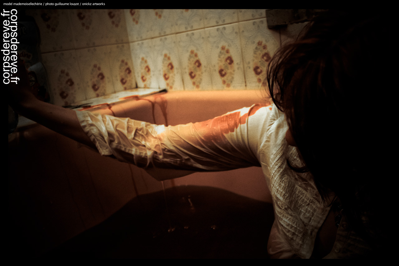 bloodbath archives photographiques pour Corps de R&ecirc;ve (modele photo : Mademoisellecherie)
