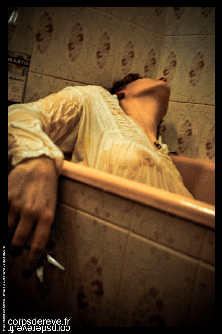bloodbath archives photographiques pour Corps de R&ecirc;ve (modele photo : Mademoisellecherie)