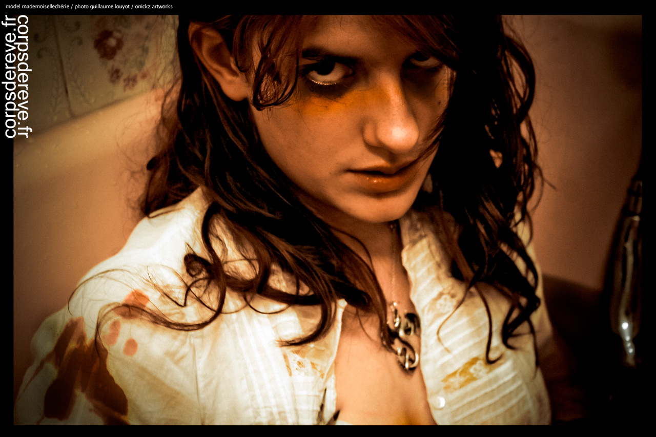 bloodbath archives photographiques pour Corps de R&ecirc;ve (modele photo : Mademoisellecherie)